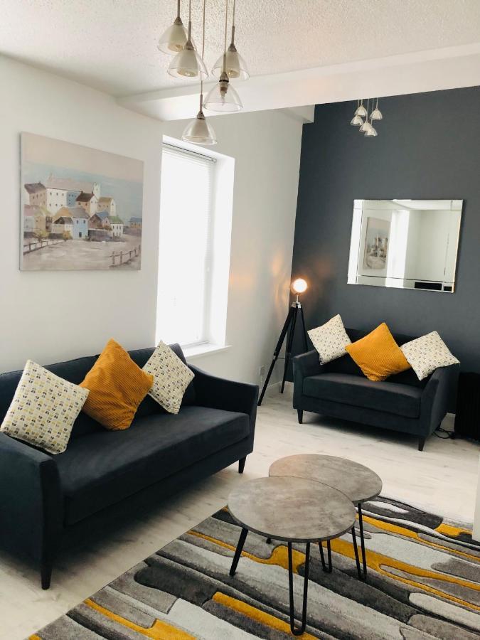 Spacious And Bright Town Centre Apartment バリーキャッスル エクステリア 写真